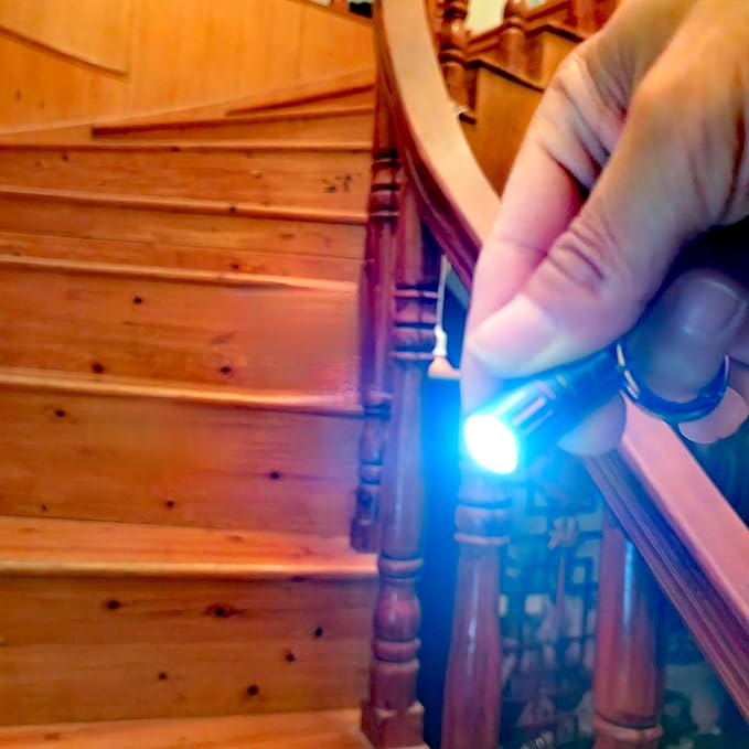 E3 small brightest keychain flashlight